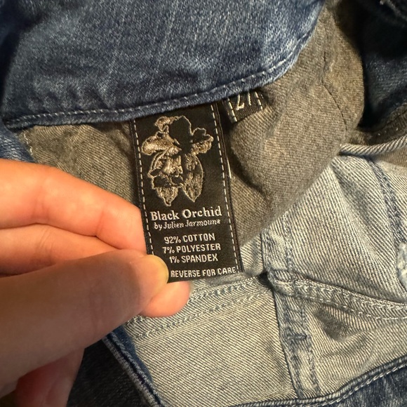 Black Orchid women’s jeans shorts (size 27) - Picture 5 of 5